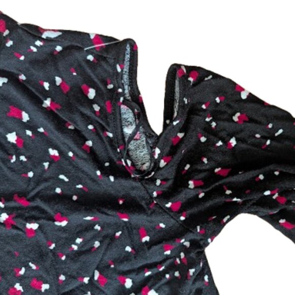 Black And Red Top with Shoulder Openings Size Medium - Picture 4 of 6